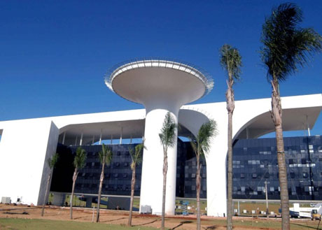 Inaugurado mais um projeto de Niemeyer